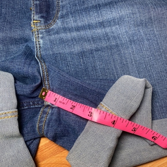 WRANGLER Women's 4" Rolled Jean Short size‎ 24W - Picture 9 of 10